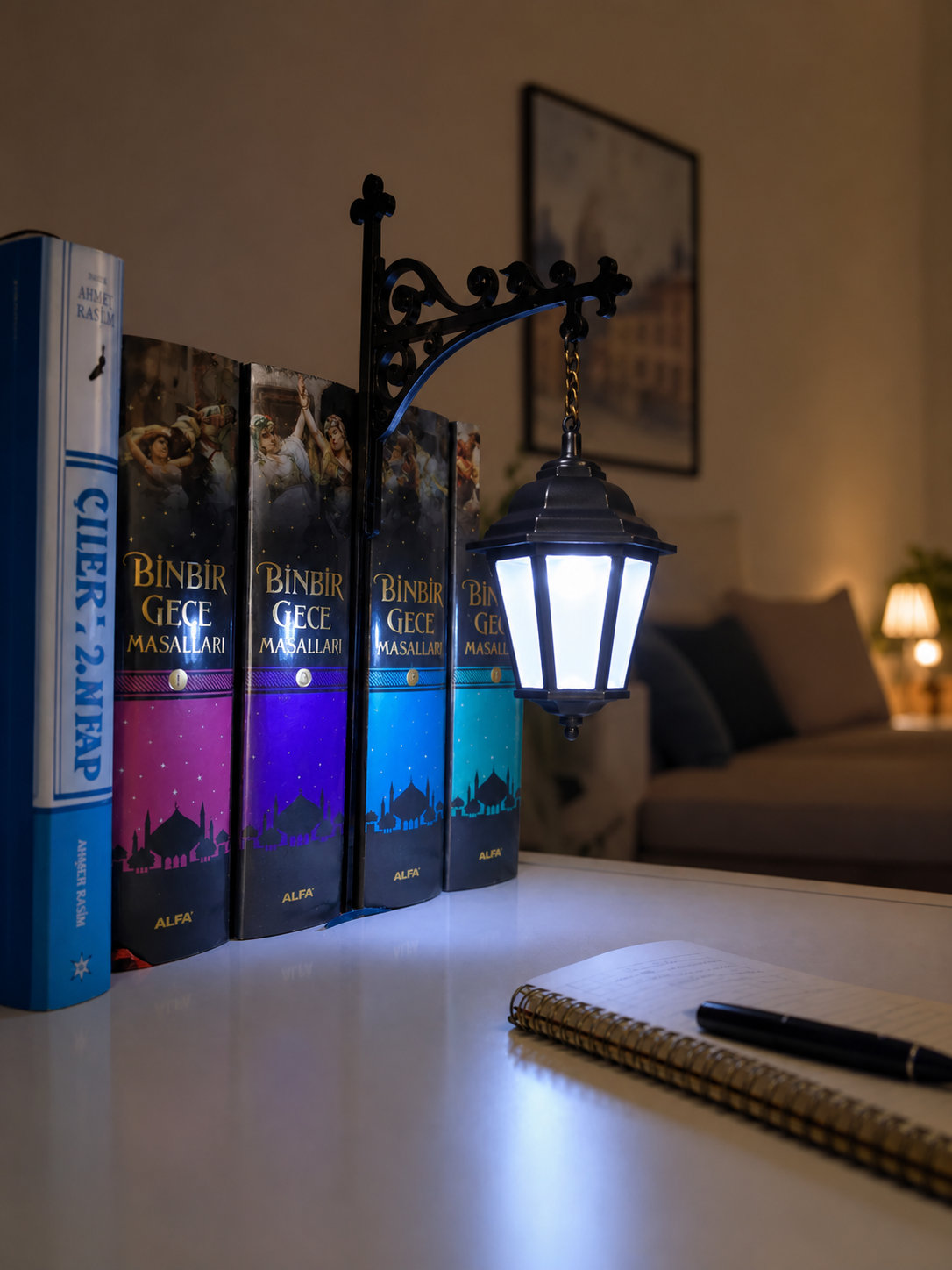Library Lantern-Decorative Bookshelf Lighting
