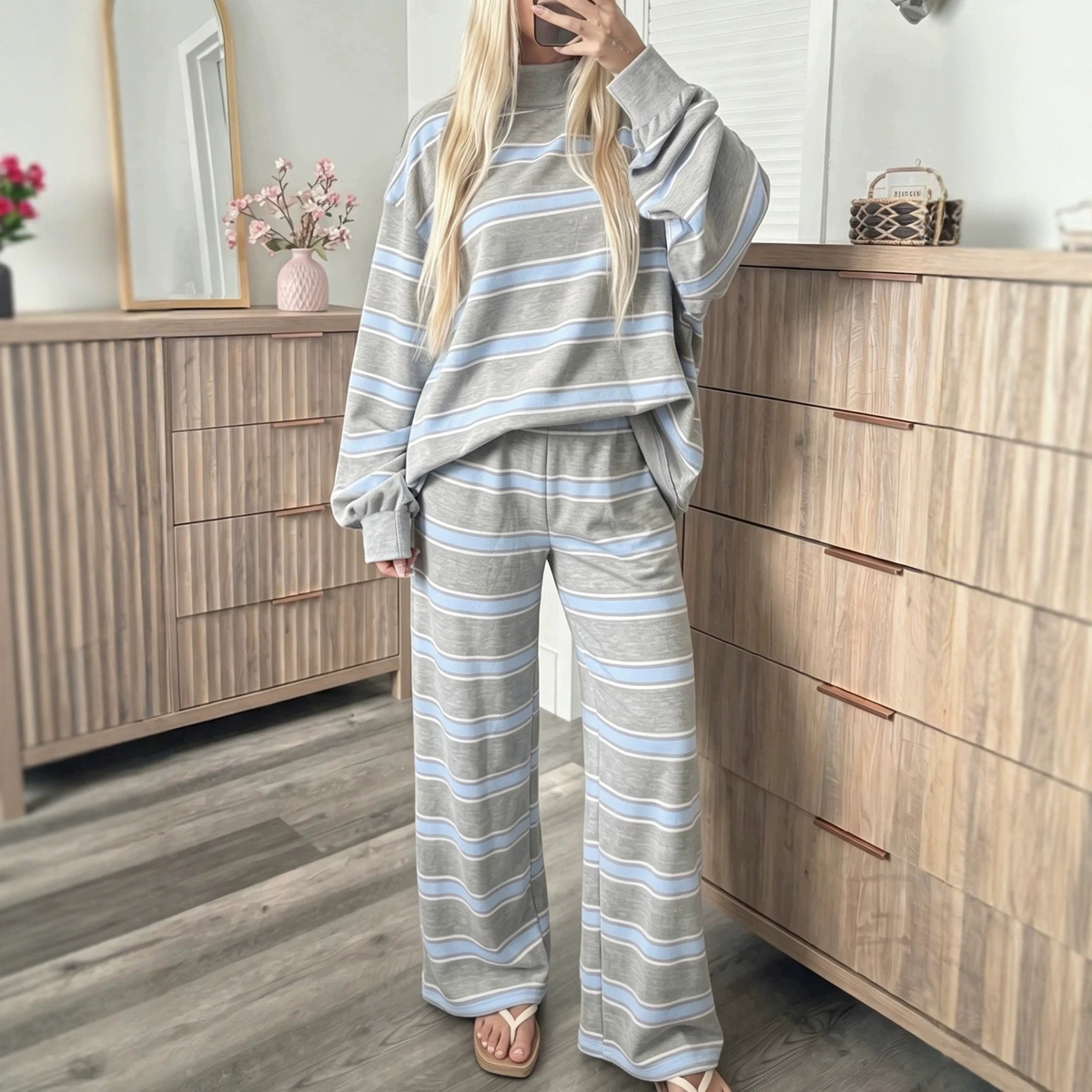 🔥Women’s Striped Mock Neck Long-Sleeve Top & Wide-Leg Pants Set