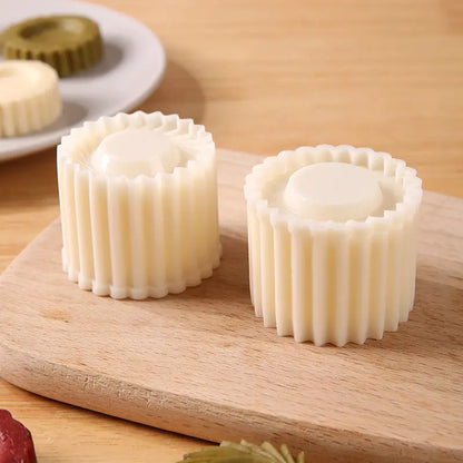 ✨🍪Sunflower-Patterned Round Hand-Press Mooncake Mold