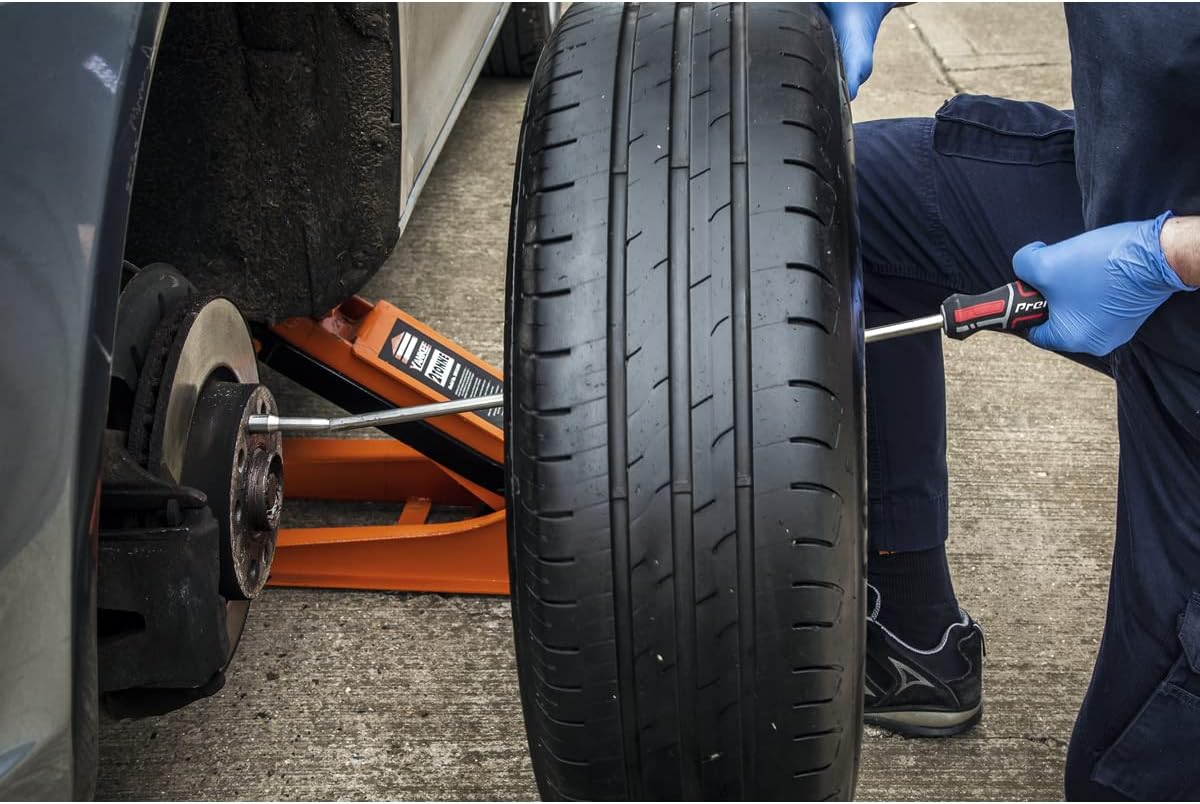 Effortless Wheel Fitting & Alignment Tool