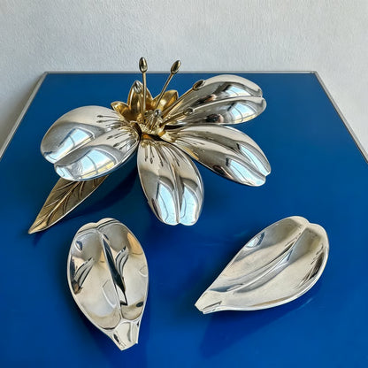 🌸 Vintage Flower Ashtray & Candle Holder – Sculptural Elegance