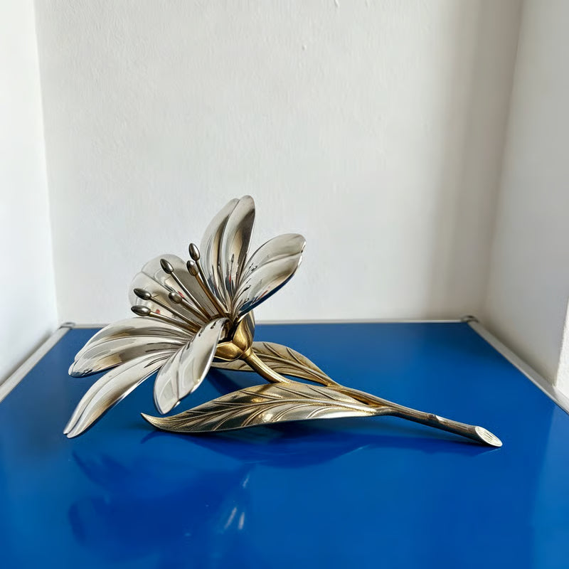 🌸 Vintage Flower Ashtray & Candle Holder – Sculptural Elegance