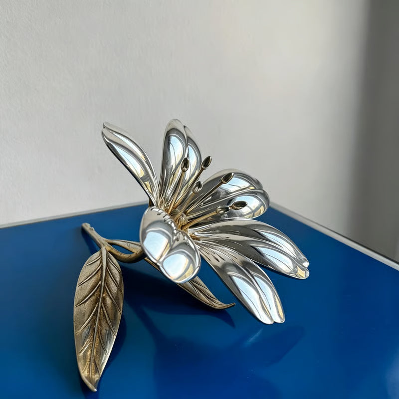 🌸 Vintage Flower Ashtray & Candle Holder – Sculptural Elegance