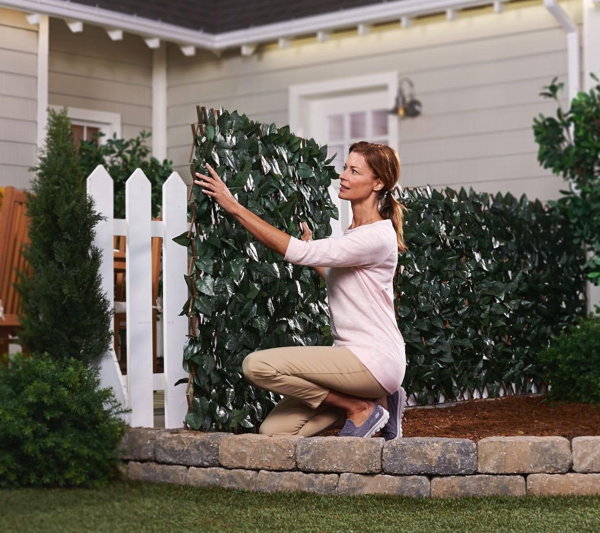 Artificial ivy retractable fence privacy screen