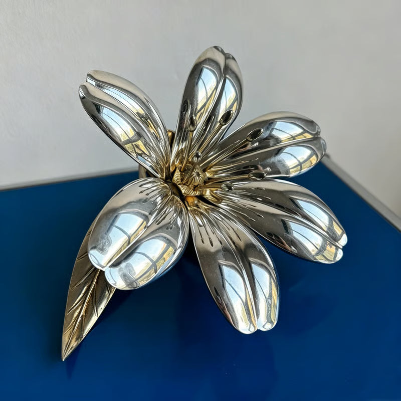🌸 Vintage Flower Ashtray & Candle Holder – Sculptural Elegance
